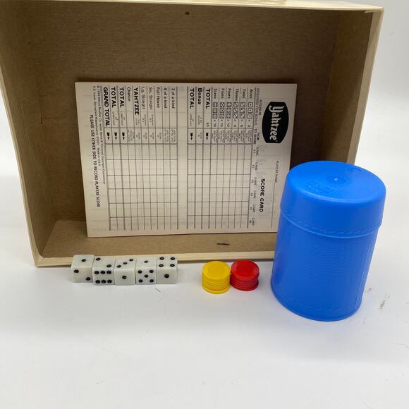 Vintage 1978 Milton Bradley Yahtzee Game Complete with Scorecard EUC - Picture 4 of 8